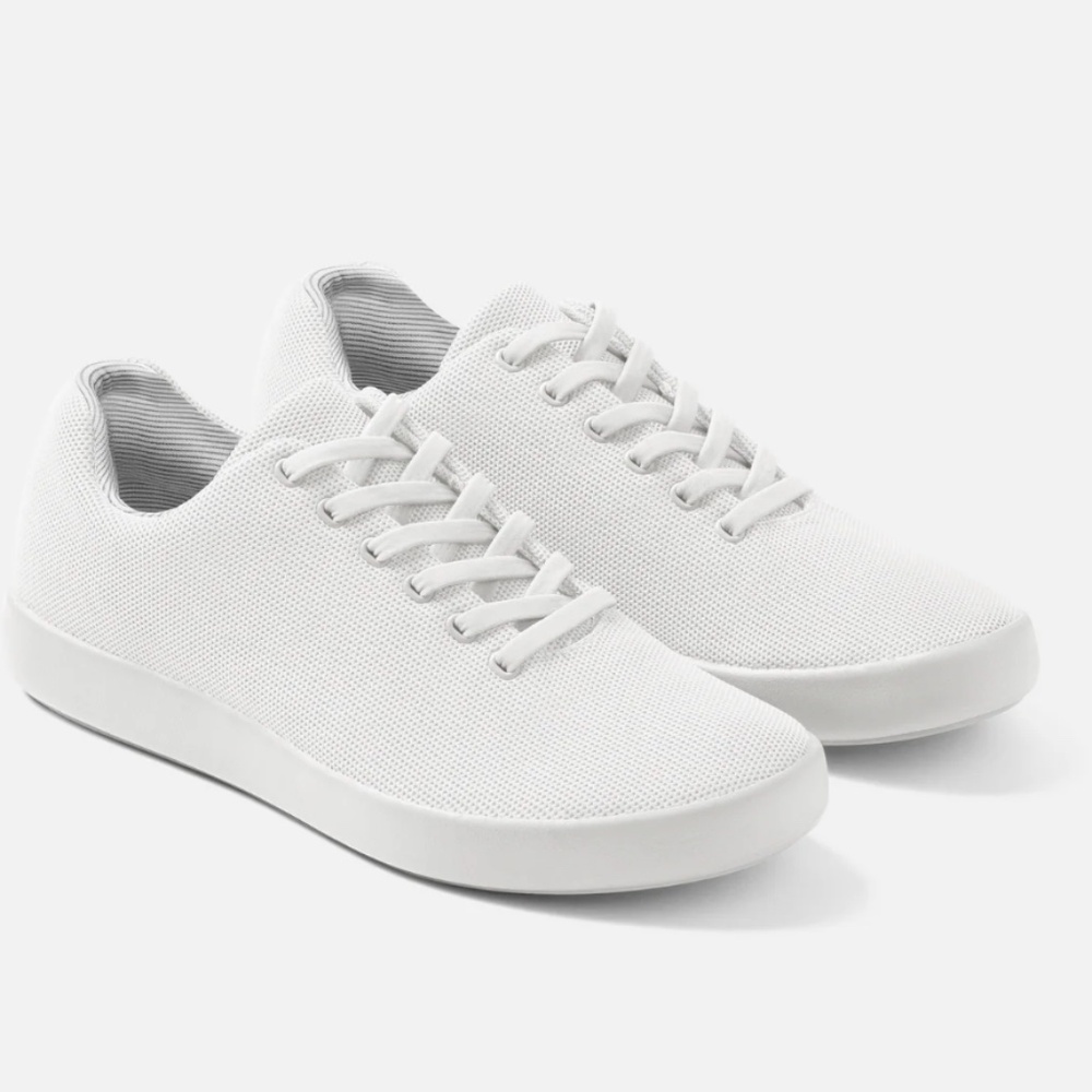 Atoms Model 000 Antimicrobial White Sneakers Size M8.5/ W10 MSRP $145